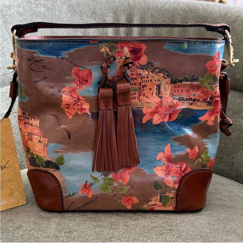 NWT New Patricia Nash French Riviera
Chaumont leather bucket bag